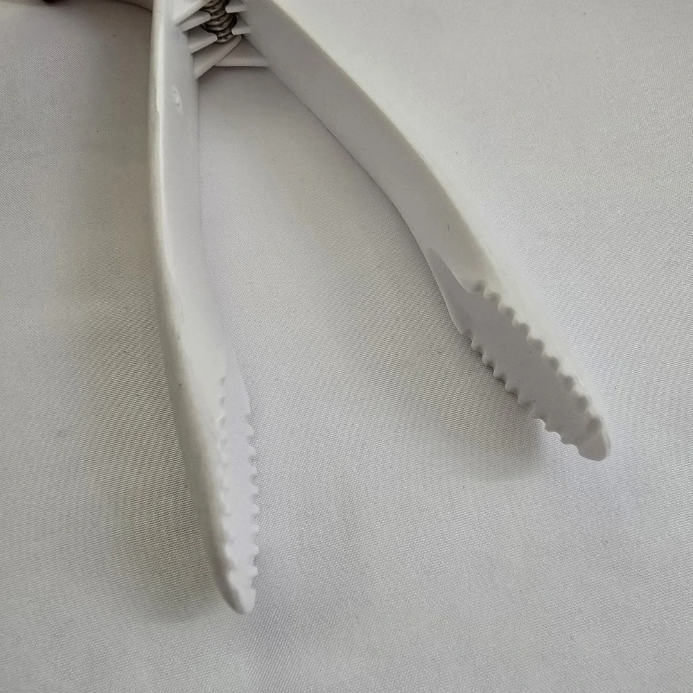 Pampered Chef Kitchen Coating Tray Tongs White From #2605